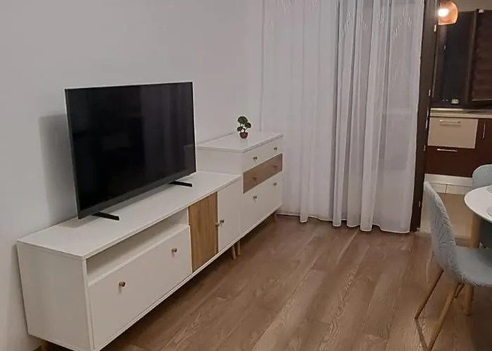 Brown - Elegant 3* Бухарест