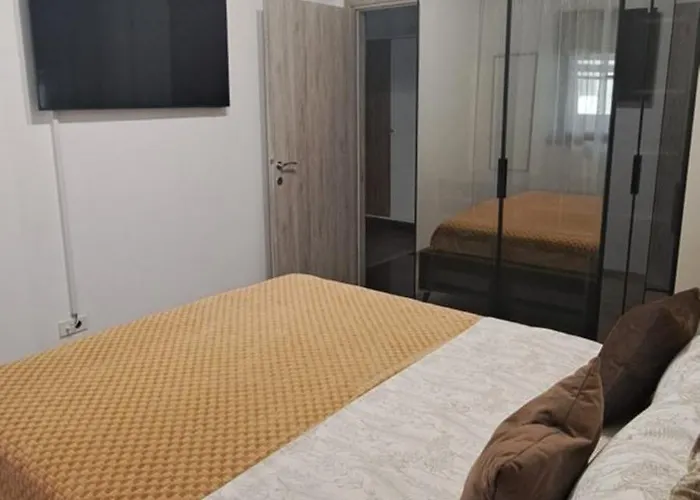 Brown - Elegant 4* Bucureşti