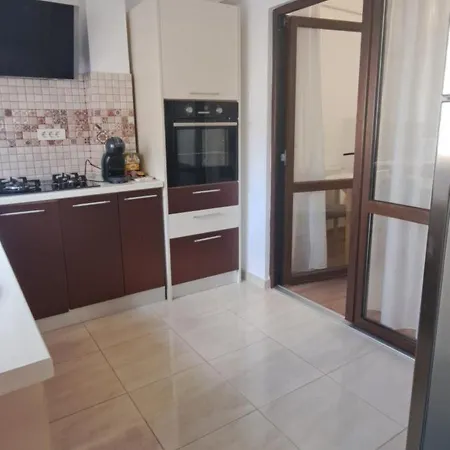 Brown - Elegant Apartament